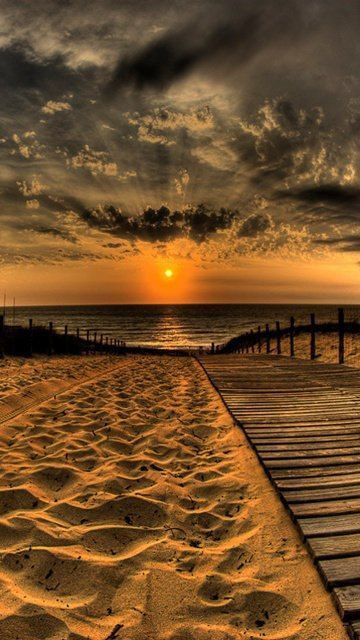 KatanaHugo's tweet photo. Good evening dear friends!
#photos #photography #evening #sunset https://t.co/1A1WfElNRt