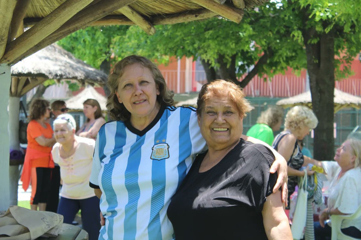 andres_merani's tweet photo. Queremos agradecer especialmente a Manu y a Aye, profes que acompañaron a lo largo de este año a las afiliadas y los afiliados de la mejor manera.
¡Nos reencontraremos pronto! 🙌
#PAMIpresente 🇦🇷 https://t.co/2t3XFe5ObE