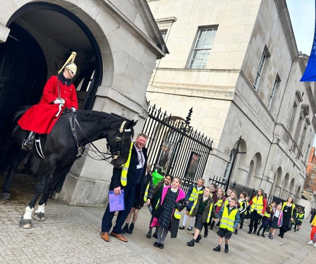 laurai150's tweet photo. Class 3 had a wonderful day in London visiting Downing Street and the Houses of Parliament. They had the opportunity to have a look around the Palace of Westminster, the Houses of Commons and Lords, then at The Speakers House to ask a variety of questions to @LindsayHoyle_MP https://t.co/krv88x34M1