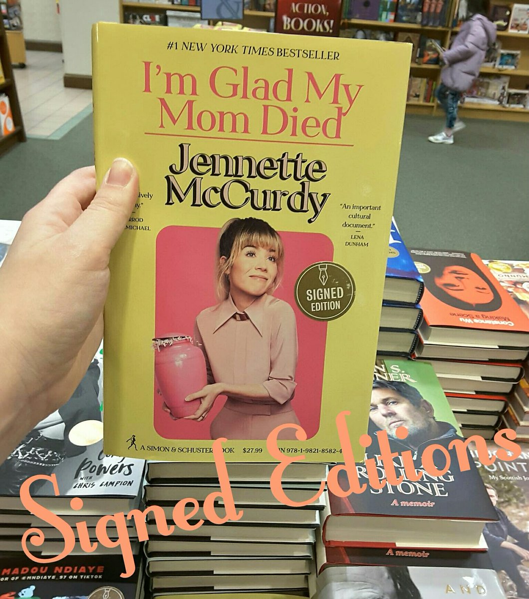 Our limited #signededitions are here! Be sure to stop in and grab your fave before they are gone! 📚
#BlackFriday #book #BookTwitter #booksellers #barnesandnoble #BNFramingham