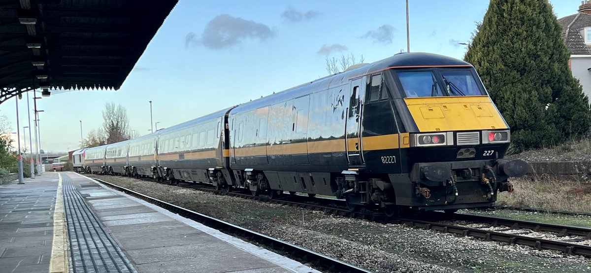 PlatformEdge1's tweet image. Some other photos from today…

Locations: Craven Arms and Hereford #Class67 #Class82 #Class175