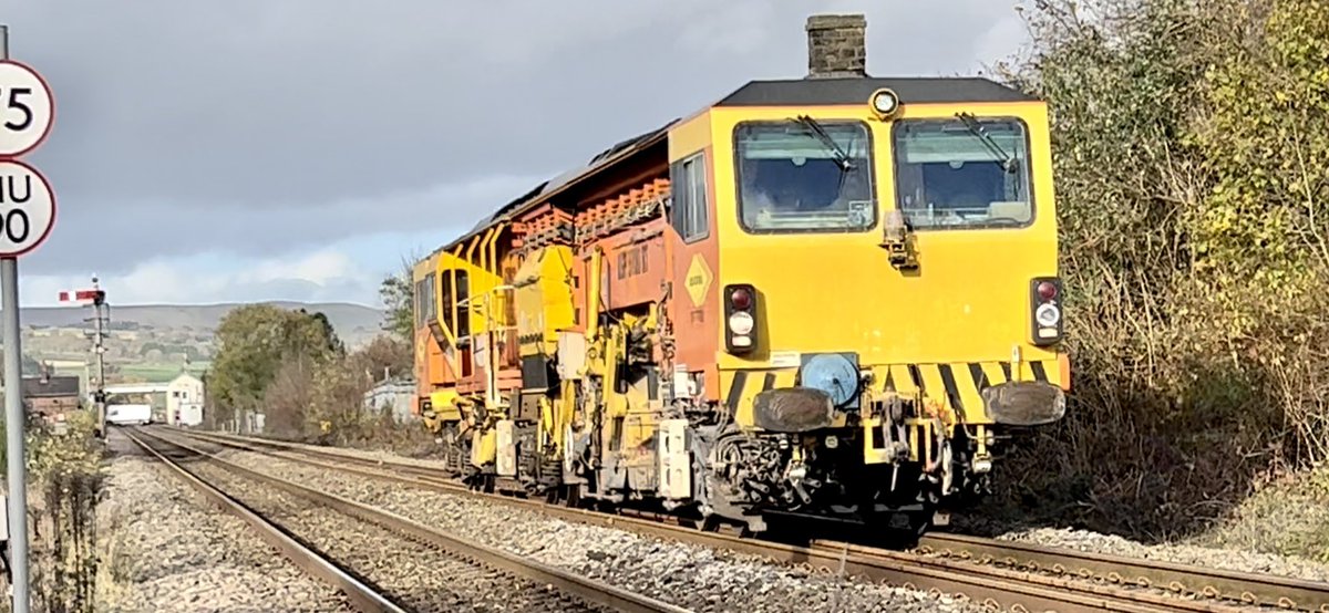 PlatformEdge1's tweet image. Some other photos from today…

Locations: Craven Arms and Hereford #Class67 #Class82 #Class175