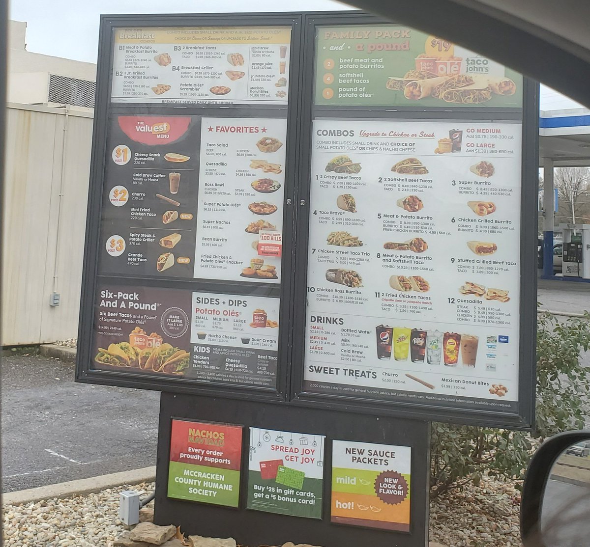 AdamKnott65's tweet photo. @DrewFranklinKSR hitting the @tacojohns drive thru on Paducah's south side heading back to Nashville. https://t.co/FWOwSfwsbg