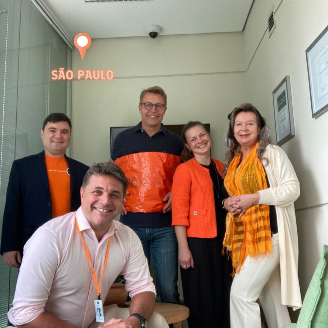 EmbFinlandia's tweet photo. No Dia Internacional Pela Eliminação da Violência Contra Mulheres e Meninas, vestimos o laranja para marcar o início da campanha! #16Dias. Use as hashtags #UNASE #UNITE #16Days #OBrasilDasMulheres #DefendemosAsDefensoras #PinteOMundoDeLaranja #GeraçãoIgualdade #VemComAONU https://t.co/F4nuHBt6nr