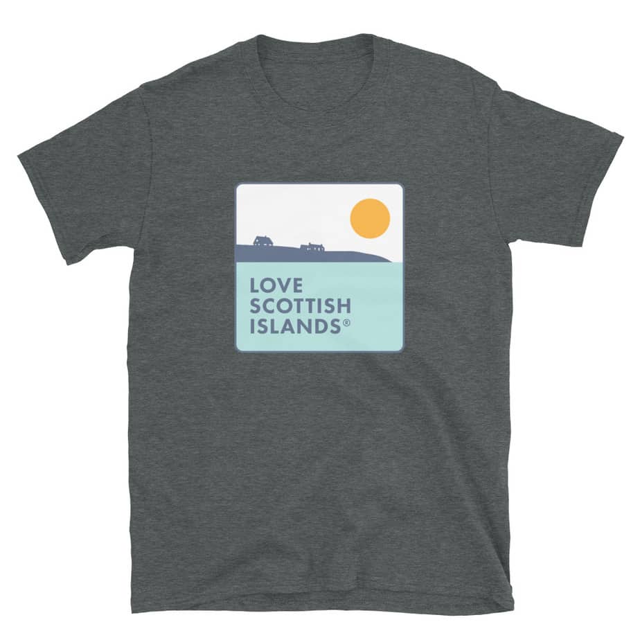 We are throwing in a little deal this weekend... Use code ISLANDLOVE to get 10% off our Love Scottish Islands t-shirts and hoodies! 💛

isle20.com/market/isle20/…
