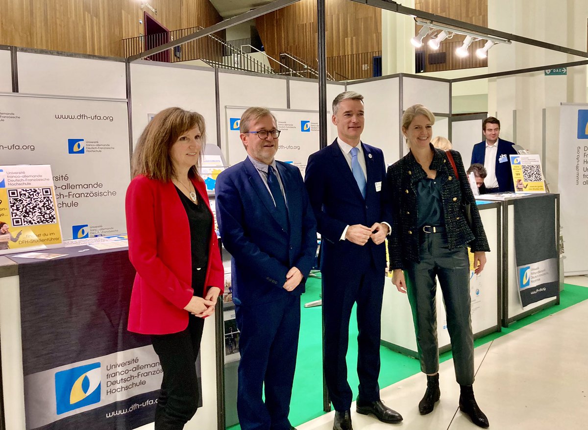 acstrasbourg's tweet photo. Le recteur @OlivierFaron participe à l’inauguration du 24e forum franco-allemand. Une occasion pour nos élèves #Abibac et #AzubiBacPro de découvrir les cursus binationaux sup. L’allemand est plus que jamais un levier de réussite pour nos jeunes @acstrasbourg ! https://t.co/5rssqncrGJ