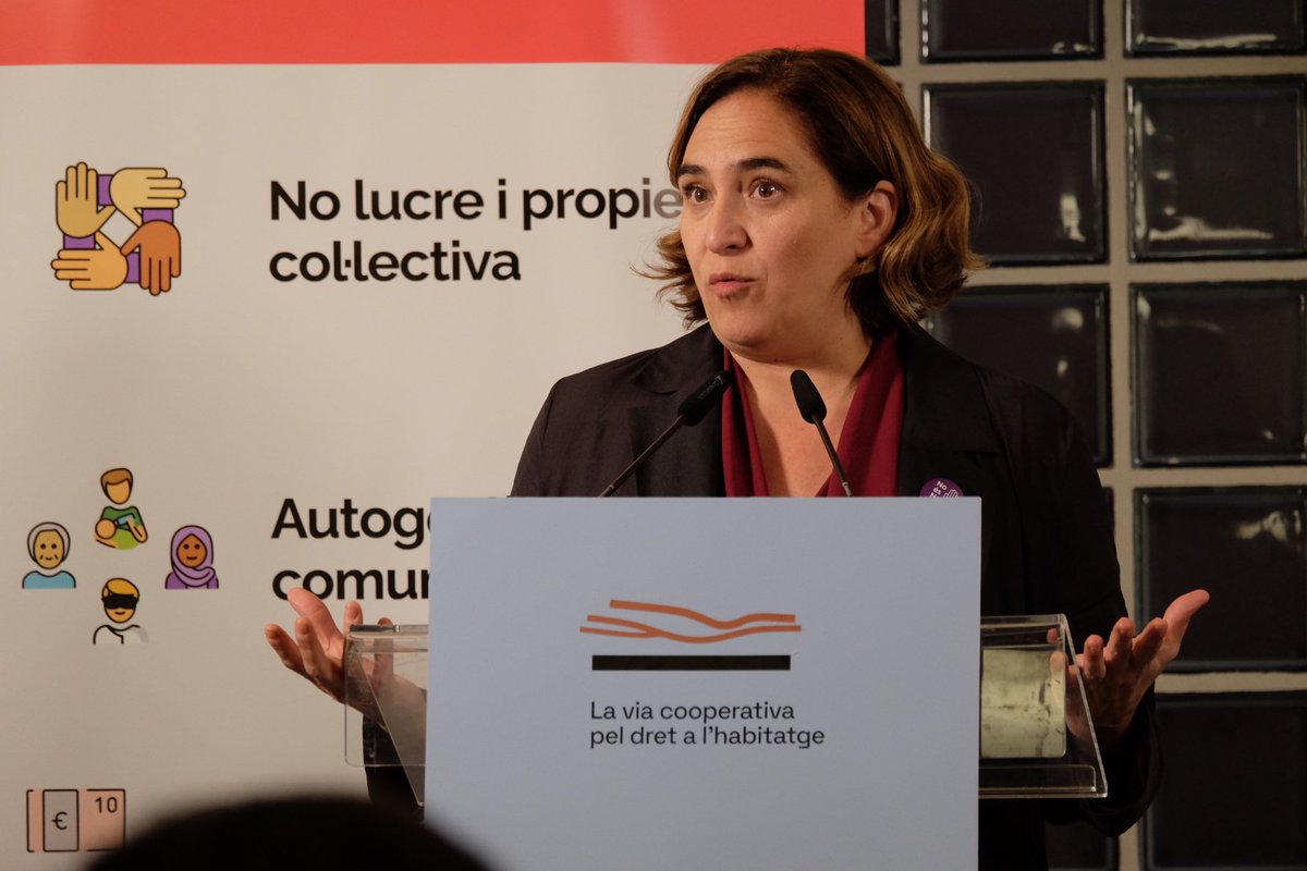 XES_cat's tweet photo. La 1a jornada del Fòrum #Viacoop acaba a @laxarxaire amb la signatura de la Declaració de BCN per l'#HabitatgeCooperatiu.
L'alcaldessa @AdaColau i el conseller @julifernandez encapçalen la signatura d'un text que recolzen administracions de tot l'estat.

👉https://t.co/ThaG1kRNkD https://t.co/uW88baS0Xc