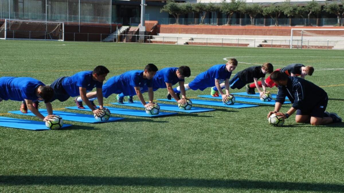 Universidad Siglo 21 1 ofrece 3 Certificados en entrenamiento deportivo
🤸El entrenamiento deportivo es un proceso de origen pedagógico orientado a la estimulación de los procesos fisiológicos, con base en la planificación de ejercicios físicos👉bit.ly/3EGvFQk #Argentina