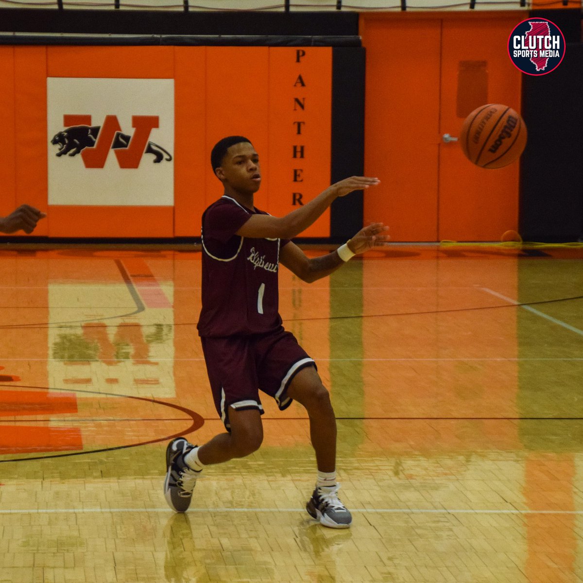 ClutchSportsIL's tweet photo. FINAL | Blytheville 69, Urbana 37

The Chickasaws move to 3-0 in the tournament. Shemar Marshall led Blytheville with 24 points. 

#ClutchUp https://t.co/L8qkluDJZS