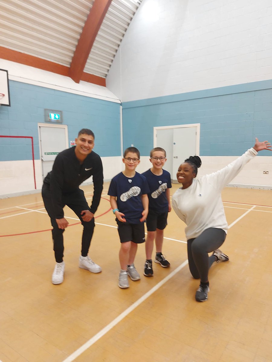 Madrunners1's tweet photo. Did you spot our Mini &amp; Teen MadRunners on Blue Peter
tonight? Harry and Nathan applied for a Sport's Badge this Summer and all 3 presenters wanted to come and learn about #Kinball and present the badges in person!
#TeamMadRunners #MadRunnersFamily @KINBALLUKREAL @StreetGamesNor1 https://t.co/K2KKhoHpdT