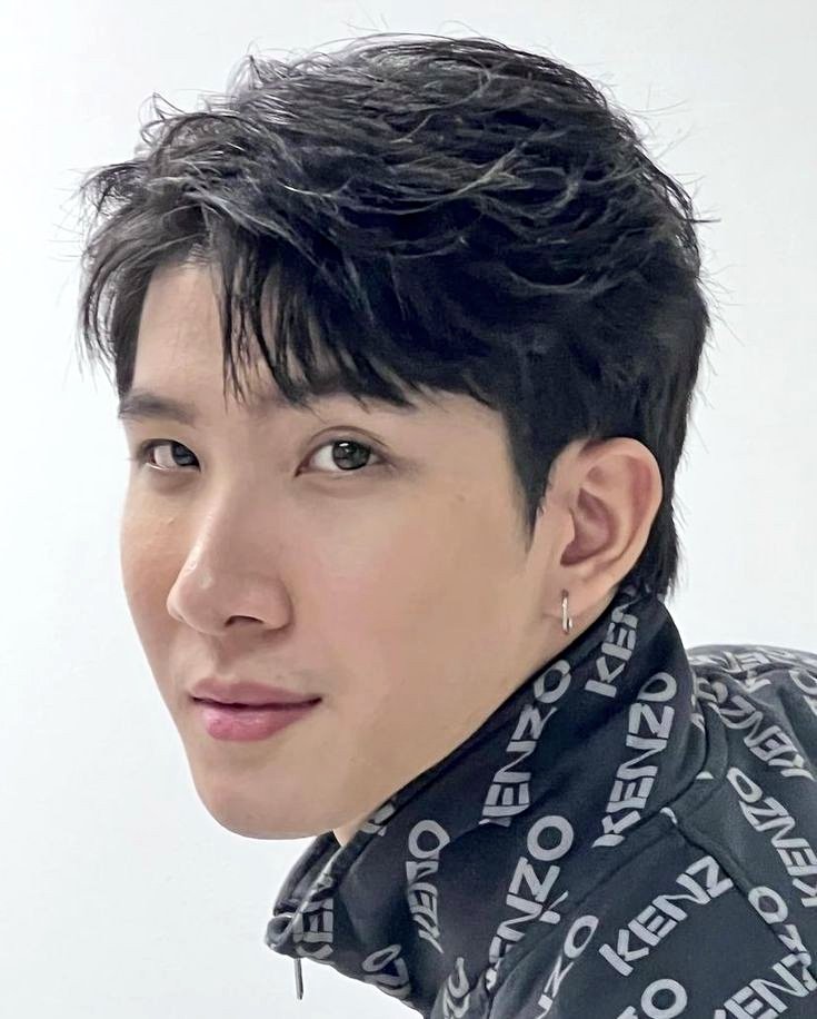 hourly khaotung (@hourlyktnw) on Twitter photo 