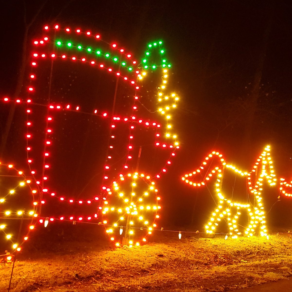 The 34th Annual St. Albans Festival of Lights opens to vehicle traffic tonight starting at 6 pm.
We're open nightly from Nov 25 - Dec 23, 6 pm - 9 pm. 

We hope you'll join us for this long-standing holiday tradition at St. Albans City Park