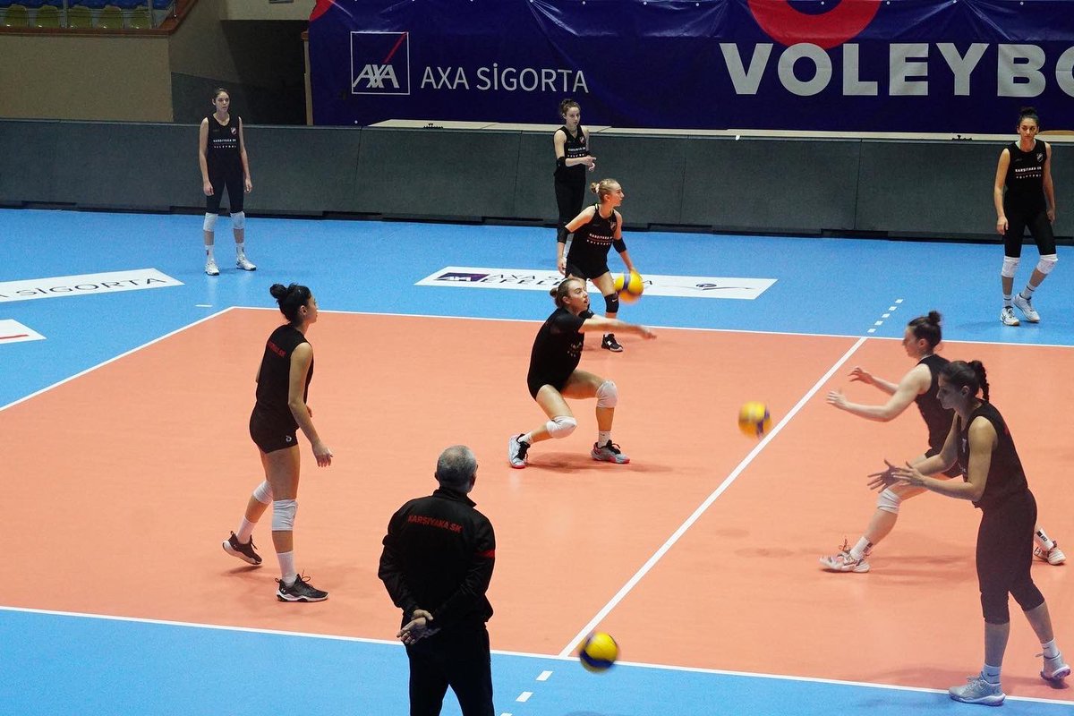 Göztepe maçı hazırlıklarımızı Alsancak Atatürk Voleybol Salonu’nda gerçekleştirdiğimiz antrenman ile sürdürdük. #HepBirlikte💚❤️