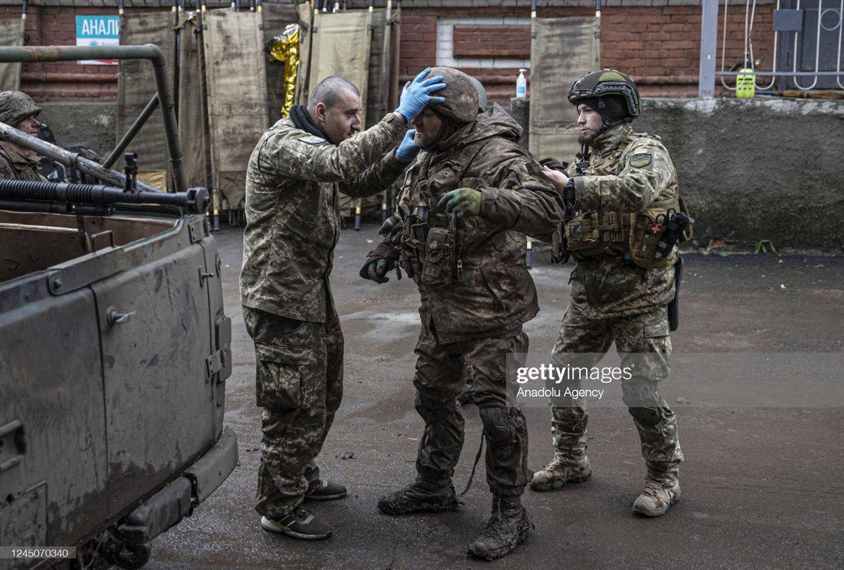 antiputler_news's tweet photo. Бойцы ВСУ прошедшие Ад под Бахмутом. 

Этот народ заслуживает свое право на жизнь и независимость,этот народ отдает свою жизнь за каждый клочок земли проливая кровь и слезы.

⬇️ https://t.co/YZC3MNpSxm