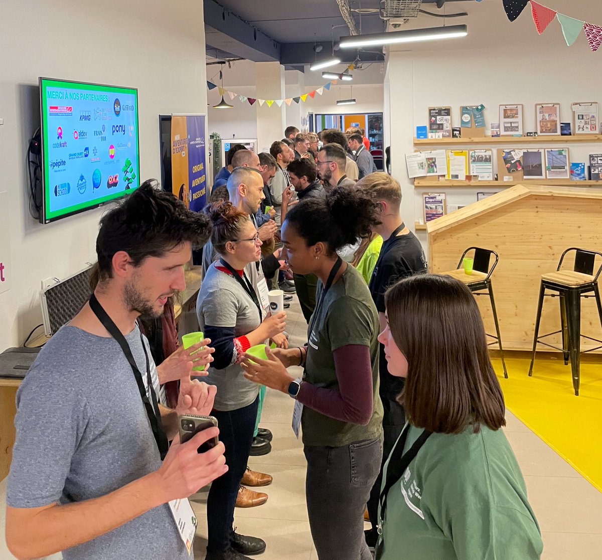 We_Forge's tweet photo. 🚀C’est parti pour le #SWAngers avec un ice breaker qui met le 🔥 #Banzaiii https://t.co/EI0BmvNhhh