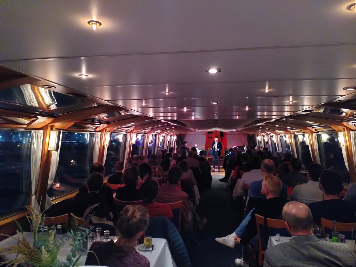 ChristianSoult's tweet photo. Auf der #GreenFerry in #Hamburg. @kathabeck & @P_Buddemeier stellen passend auf einer Hafenrundfahrt ihr Buch vor. #purpose #Verantwortungseigentum #Nachhaltigkeit https://t.co/1Cugri068G