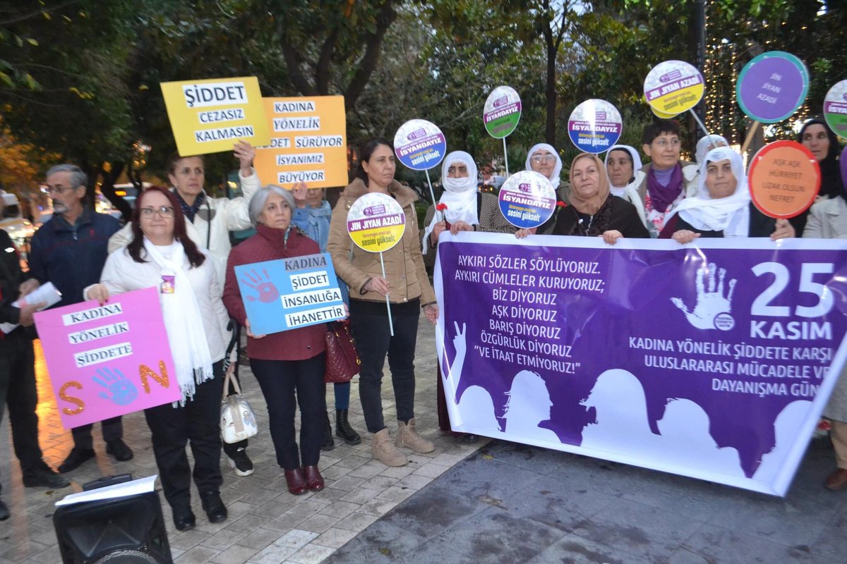 25 Kasım Uluslararası Kadına Yönelik Şiddetle Mücadele Dayanışma gününde Manisa Kadın Platformuyla birlikteyiz.