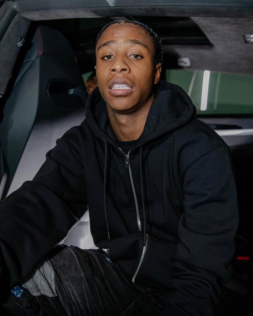 polydorrecords's tweet image. Clavish featuring @DBlockEurope comes straight in at #9 on the Official Charts this week - what a 🚀 Congrats to all the team.

#Clavish #RocketScience