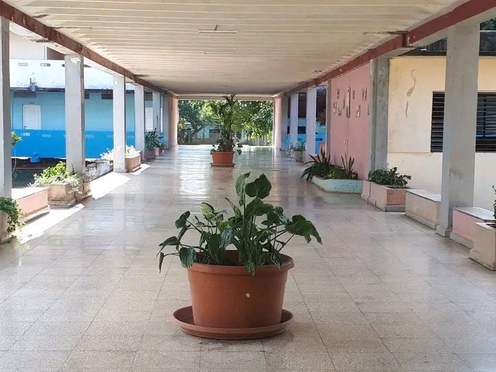 #PorCiroRedondoTodo
 #LatirAvileño
 #educacionciroredondo #EducaciónCiegodeAvila
 #CubaMined.
Listo el centro Politécnico Enrique Varona González para iniciar el curso escolar 2022/2023 el 28 de Noviembre.