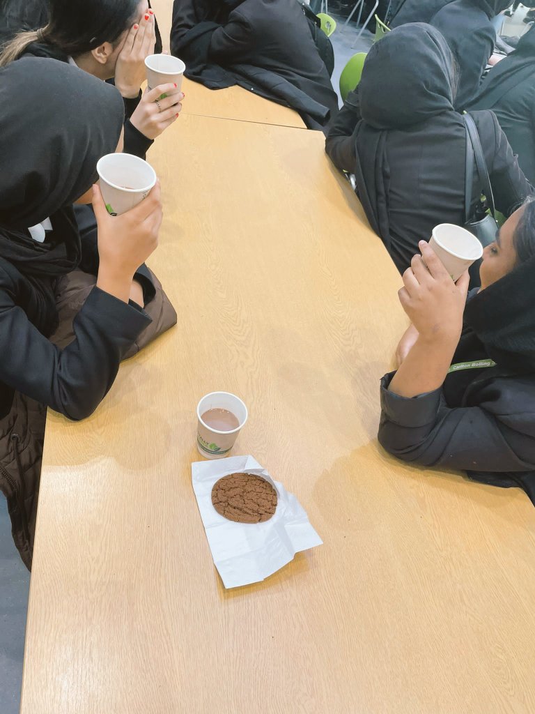 Year 11 students were treated to hot chocolate and cookies to recognise their #excellence during the PPE exams. 📝
Our girls' football team and the boys' rugby team also joined in with the rewards event. 🏆🏅 #excellenceforall