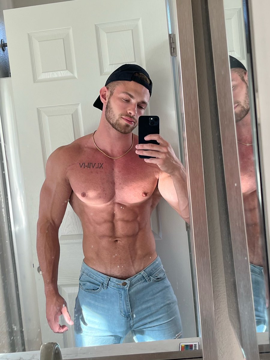 shreddedjimm's tweet photo. Gyms done, time to enjoy the day 🍆 https://t.co/N4RUzCgxGB