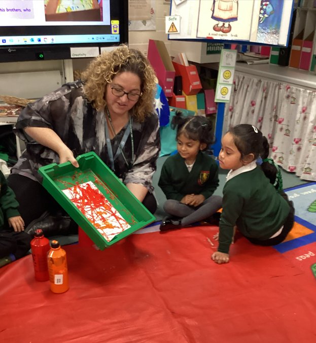 StPatricksLeic's tweet photo. This week, the children in our nursery have been learning about the artist Jackson Pollock. They compared his work to the work of Ed Sheeran and enjoyed creating their own masterpieces, which they look forward to sharing with parents.
#eyfs #art #atweek #Jacksonpollock #EdSheeran https://t.co/SEjhMFlSUQ