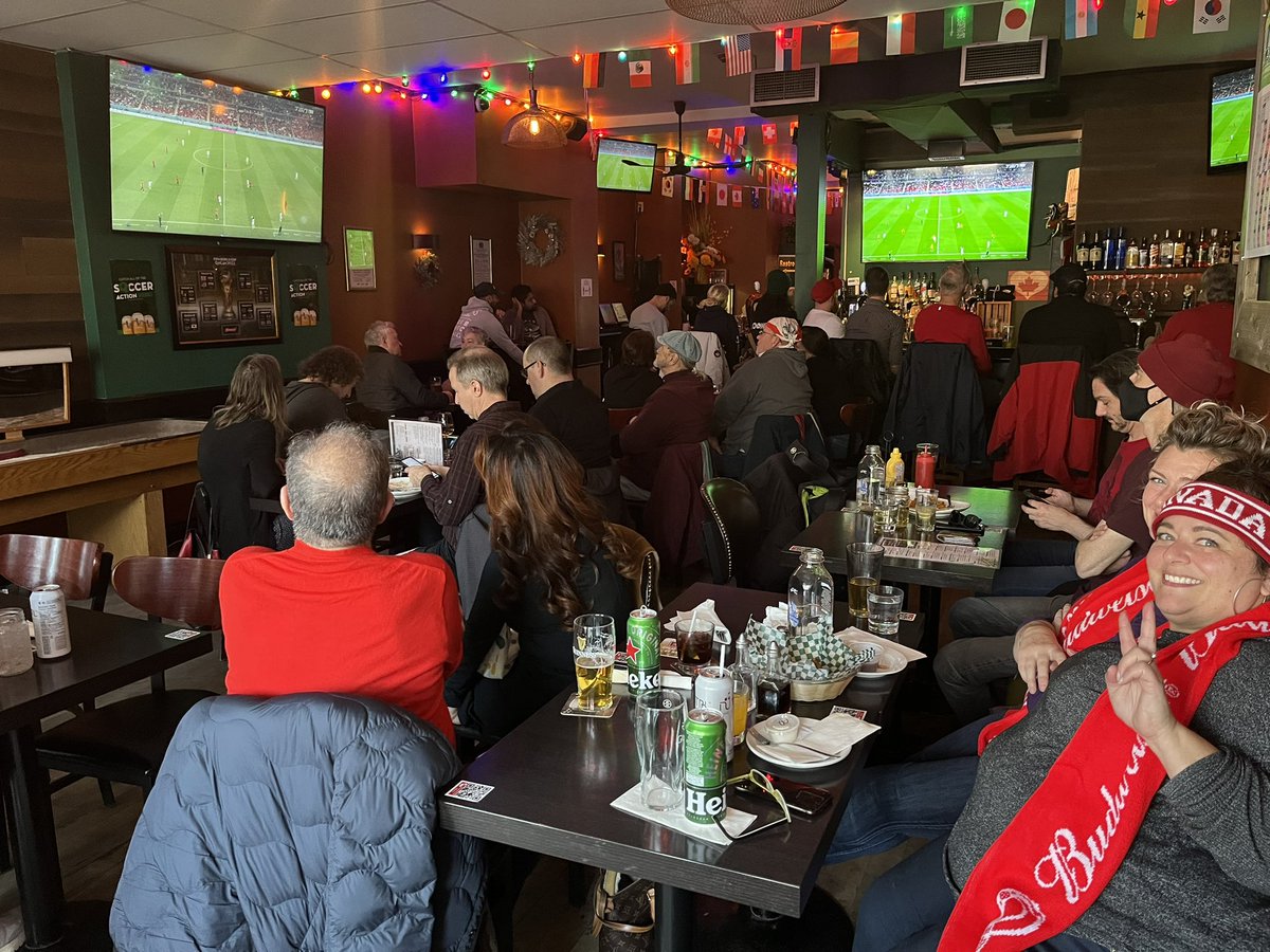 LoonsPub's tweet photo. ⚽️💥Black Friday Madness💥⚽️ #fifaworldcup  

Live action with #netherlands v #ecudaor and followed by #USA v #England @2pm

#fifaworldcup2022 #qatar2022 #soccer #soccerbar #supportlocal #sportsbar https://t.co/GkUU0fZ4BU