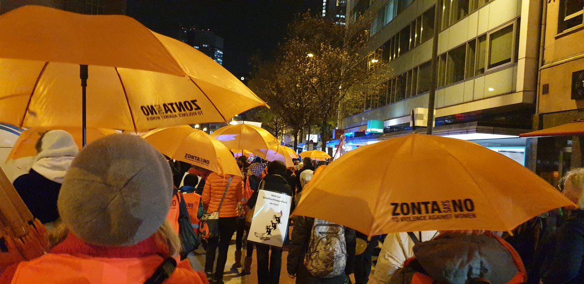 Meine Schwester geht für mich und jede andere Frau, die Gewalt erfahren hat und erfährt auf die Straße! 
Ich liebe sie ! 
#ZontaSaysNo