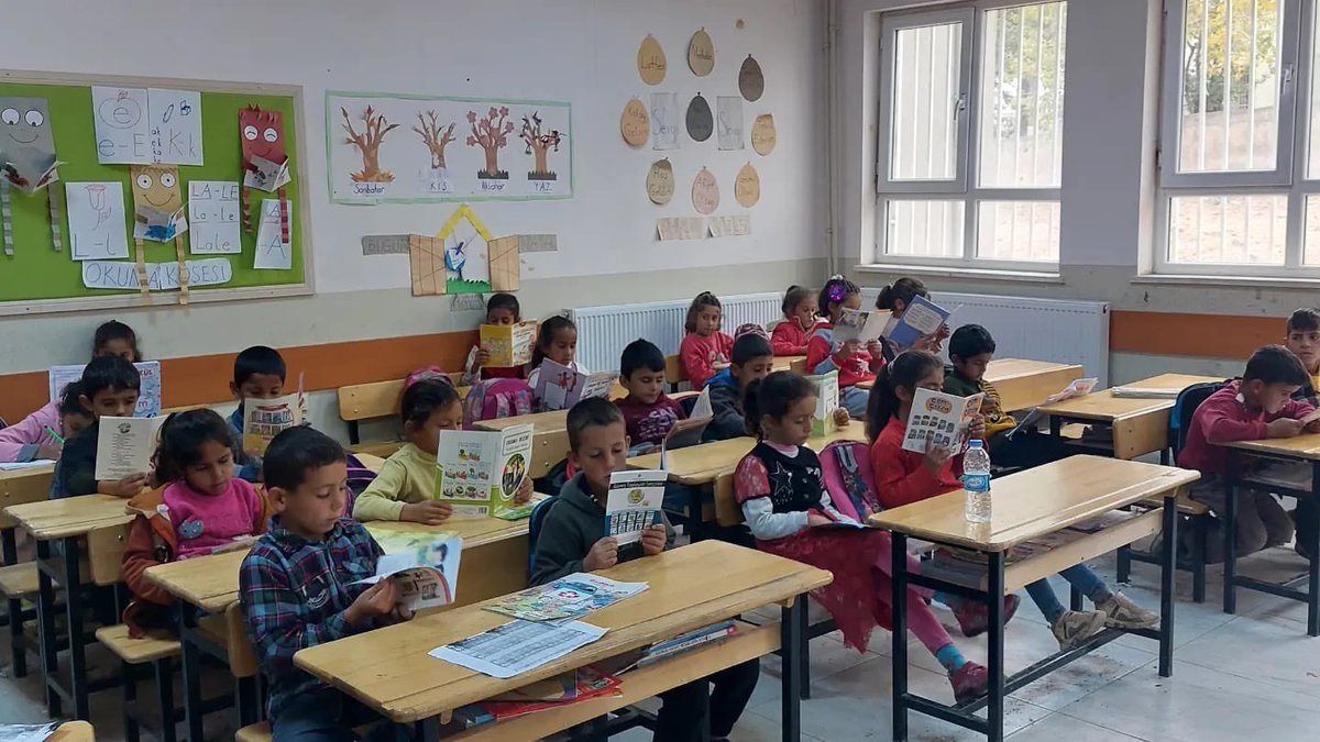 Taninmis63's tweet photo. “Kitaplar uygarlığa yol gösteren ışıklardır.” https://t.co/4Z3zOhHkpl