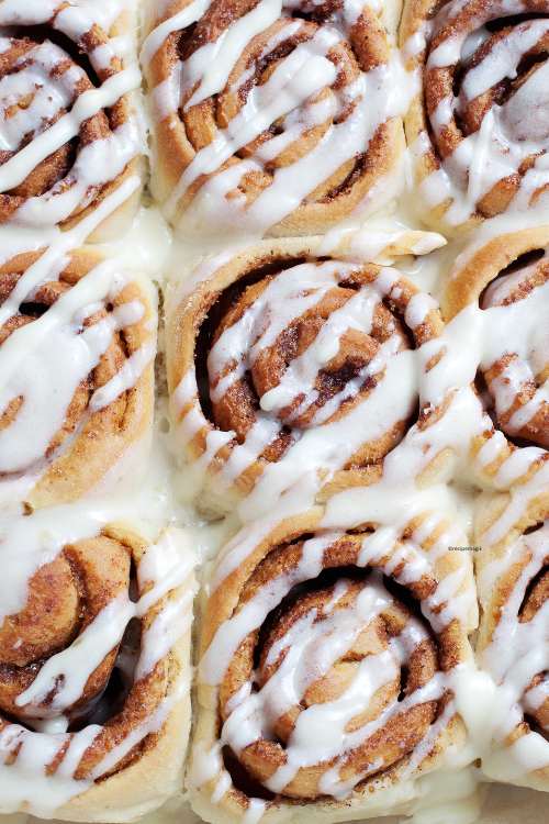 Gingerbread Cinnamon Rolls - RecipeMagik recipemagik.com/gingerbread-ci…