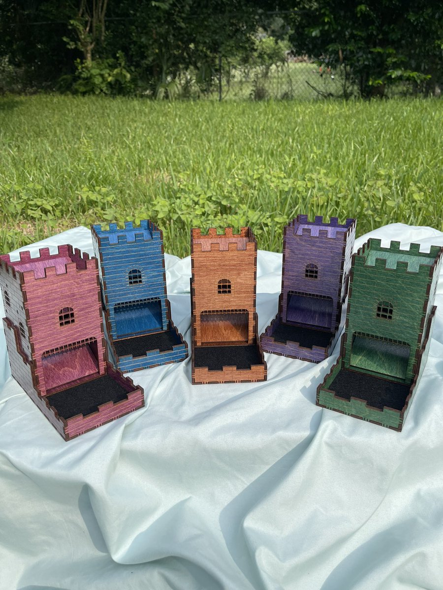 ArcaneFey's tweet photo. No dice for sale this weekend, but 30% off everything in my shop!!! Sale goes in until Monday ☺️ #dnd #ttrpg #handmade #dice https://t.co/rGVCeVHhif