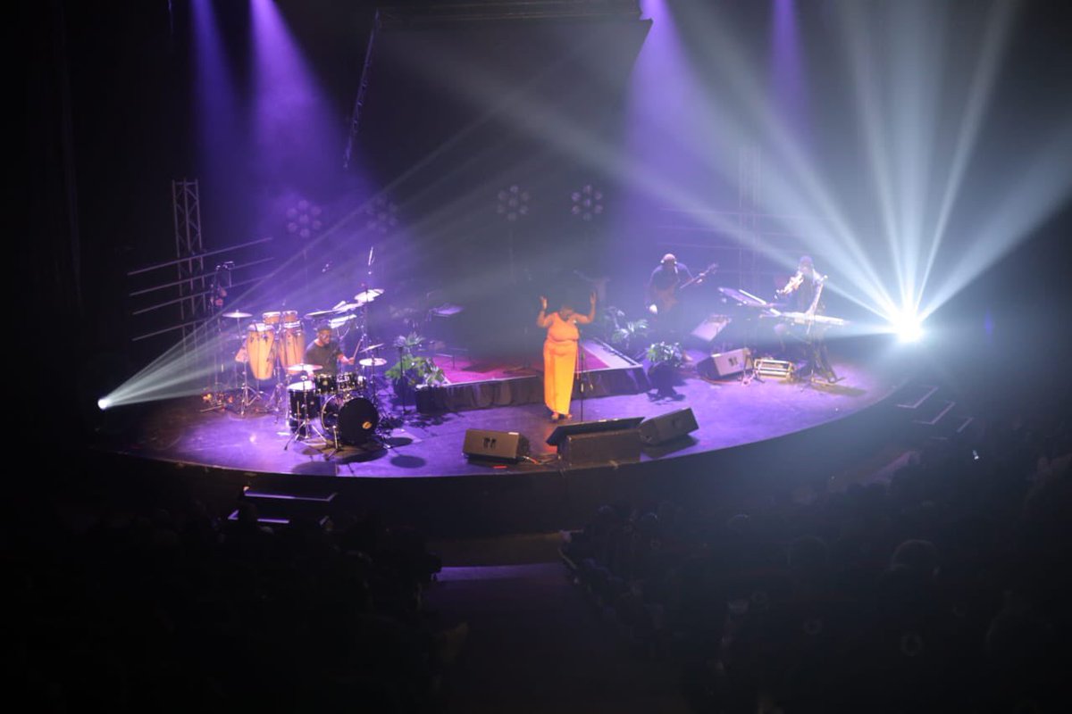 Vodacom's tweet photo. The show has started with the amazing Mzulu Phaqa, our #IndoorWithJSomething opening act, and the crowd is loving her. ππ½πΊπ½ππ½πΊπ½
Feeling the FOMO?
#SwitchToRed #VodacomRED https://t.co/7KTeDLUEwM