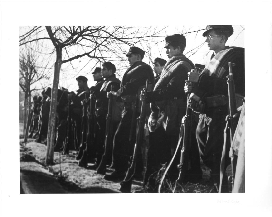 “Madrid, noviembre-diciembre 1936” - Robert Capa (André Ernö Friedmann) (1936 (noviembre-diciembre) / Copia póstuma, 1998) museoreinasofia.es/coleccion/obra…