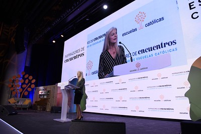 La consejera de Desarrollo Educativo y Formación Profesional, Patricia del Pozo, ha inaugurado hoy la segunda jornada del Congreso de Escuelas Católicas #InspiradoresDeEncuentros”
bit.ly/3gyGnR3