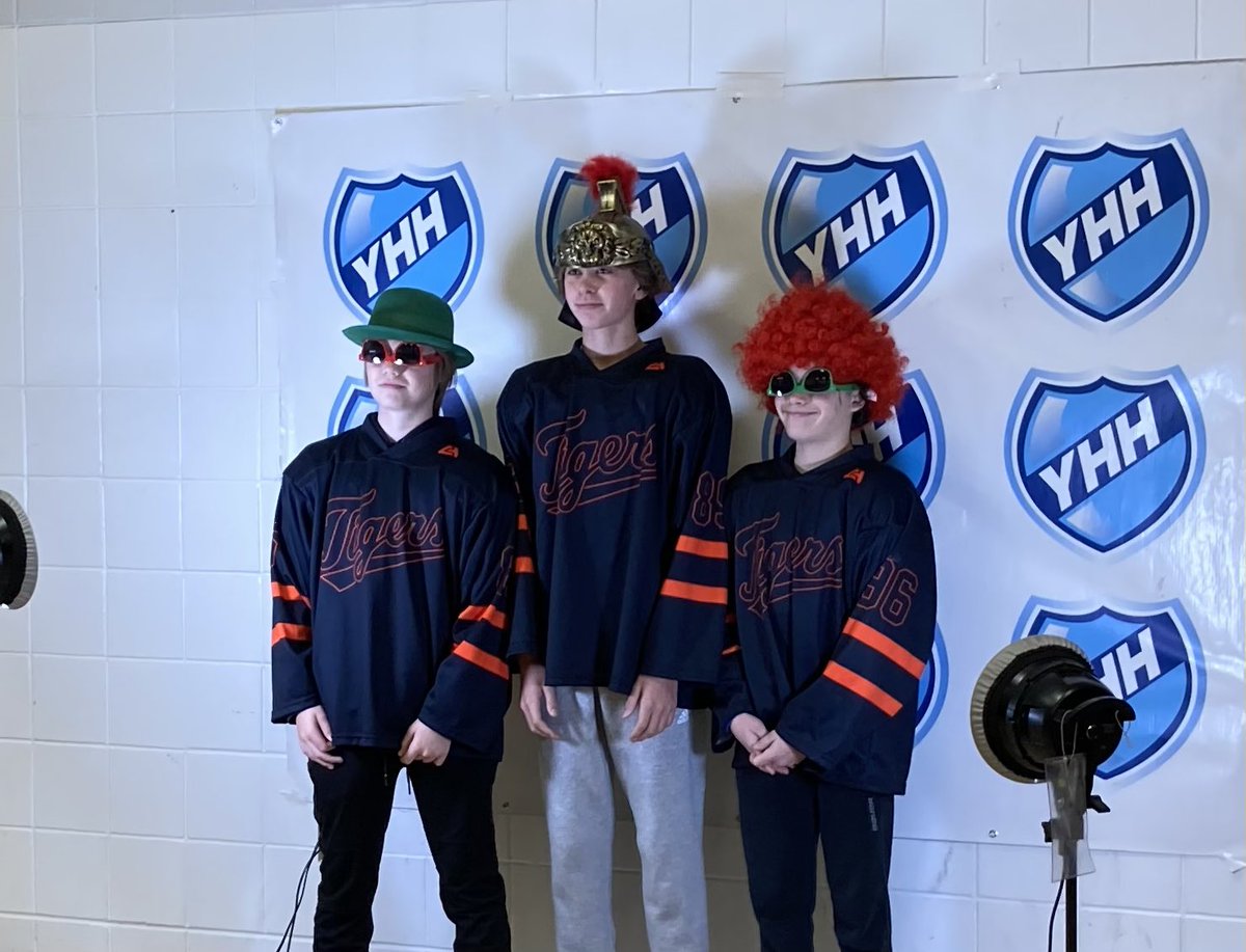 B1Farmington's tweet photo. Day one at The @YouthHockeyHub Gobbler is underway! #TigerPride #WeNotMe #ChasingHardware @FarmingtonFYHA https://t.co/eJES8iUYny