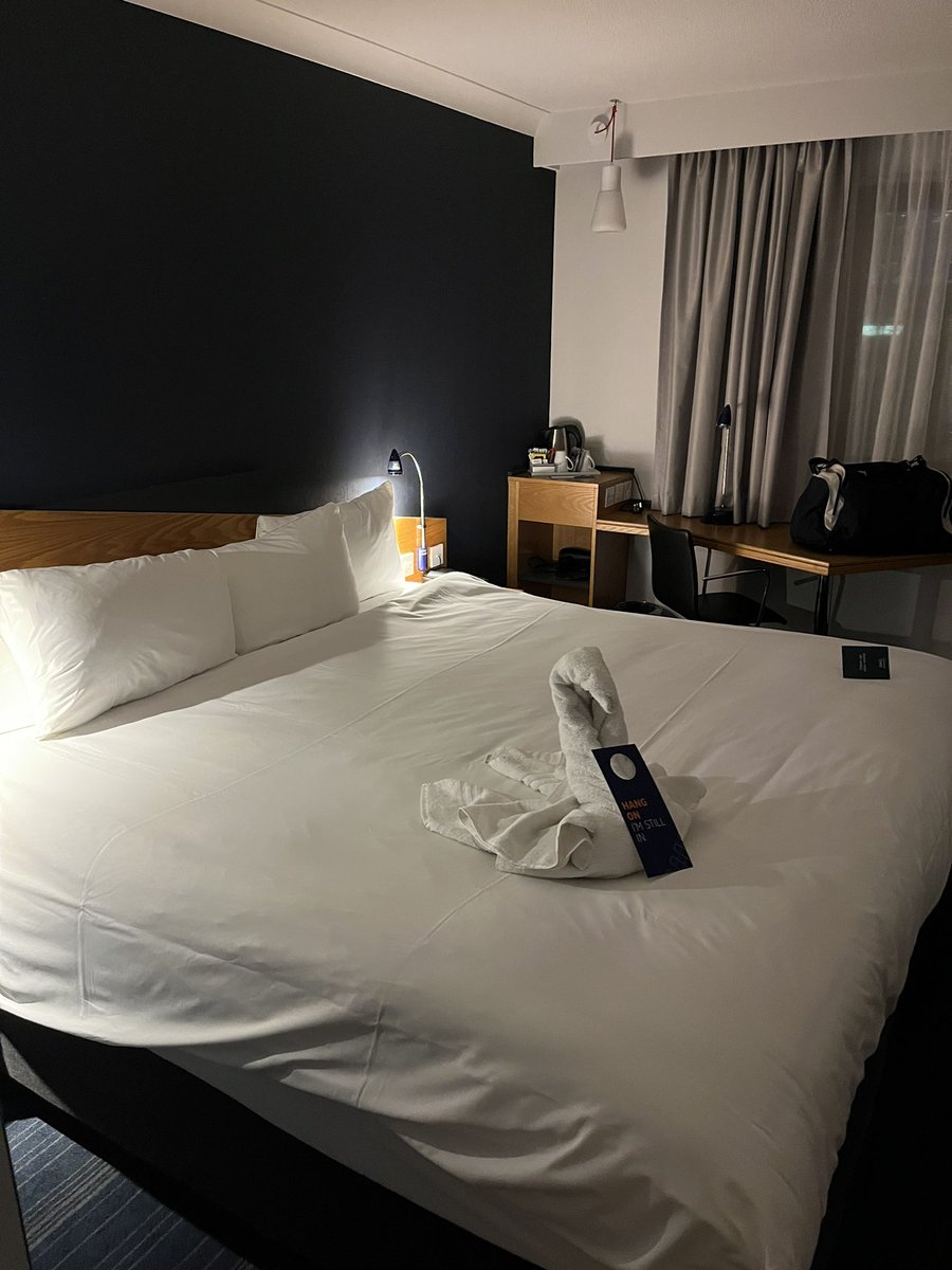 foxyfacedcharles tweet media