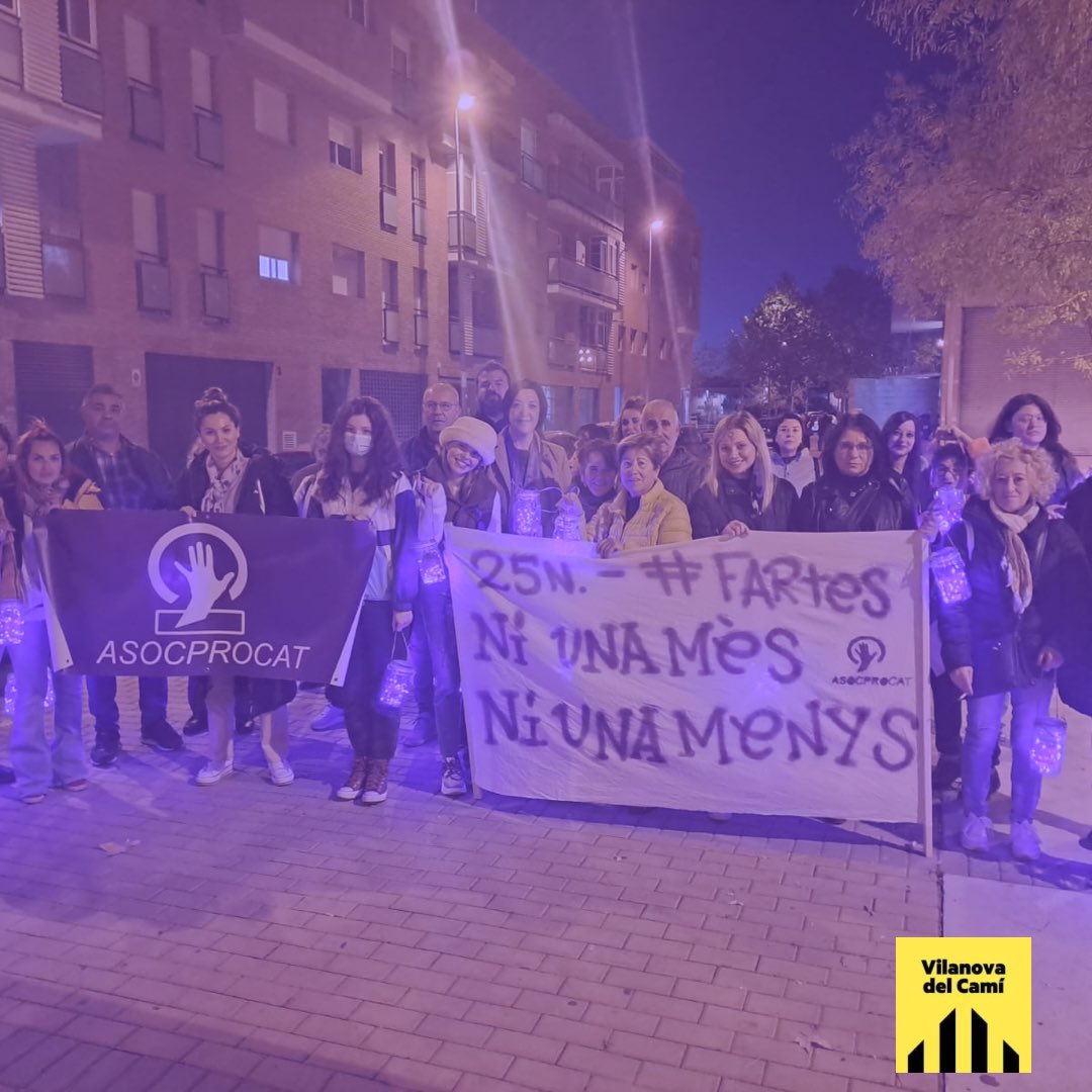 ERC_Vilanova's tweet photo. Aquesta tarda hem assistit a la marxa silenciosa, organitzada per l’associació Asocprocat i la Regidoria d’Igualtat de l’Ajuntament de Vilanova del Camí, del 25N contra la violència mascista.

#25N #violenciamasclista #niunamés♀️#vilanovadelcamí #ercvilanova https://t.co/lvHZ4Yvk6x