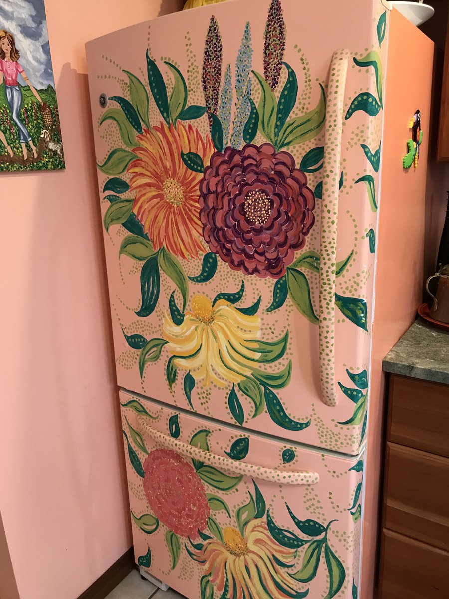 painterattic's tweet photo. I have been creating from a young age. I would make paper dolls and their clothes. I love using vibrant colors and an intuitive spirit. My imagination doesn't just stay on the page, it spills out onto my walls and more. #maineartist #intuitiveartist https://t.co/WWQqMZ0nE2