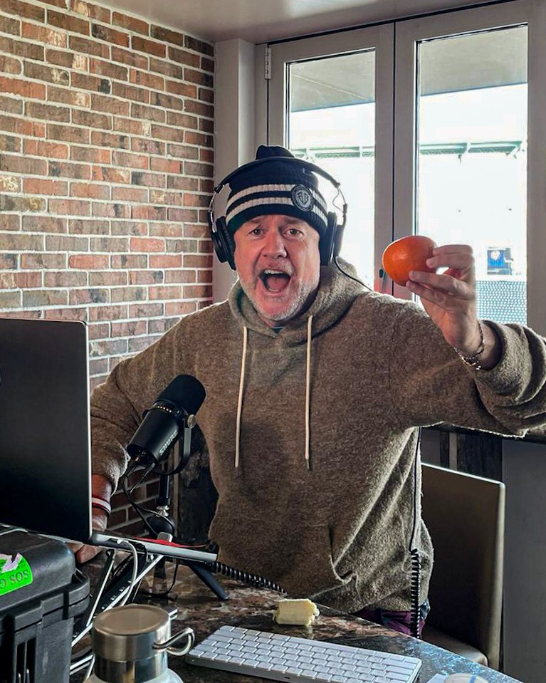 MenInBlazers's tweet photo. We're coming to LIVE on @Twitch from @Subaru_Park 

Come watch 🇺🇸🏴󠁧󠁢󠁥󠁮󠁧󠁿 with us » https://t.co/uDfxlCd9k2 https://t.co/jTYACWlcUz
