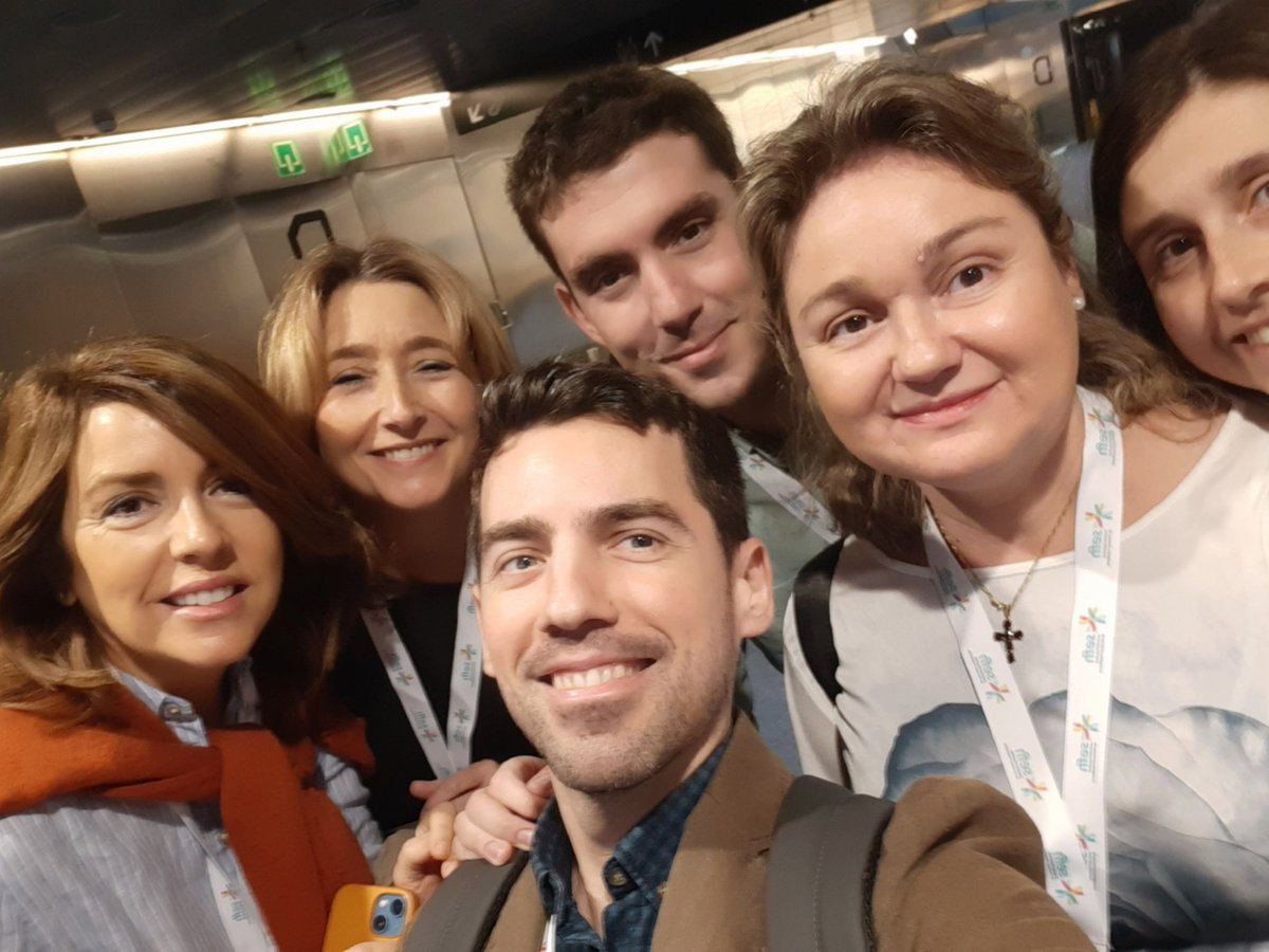 noegarinescriva's tweet photo. #reencuentros #equipazo #sefh22 @NEUMO_SEFH gracias @sefh_ https://t.co/ujnQjonyOa
