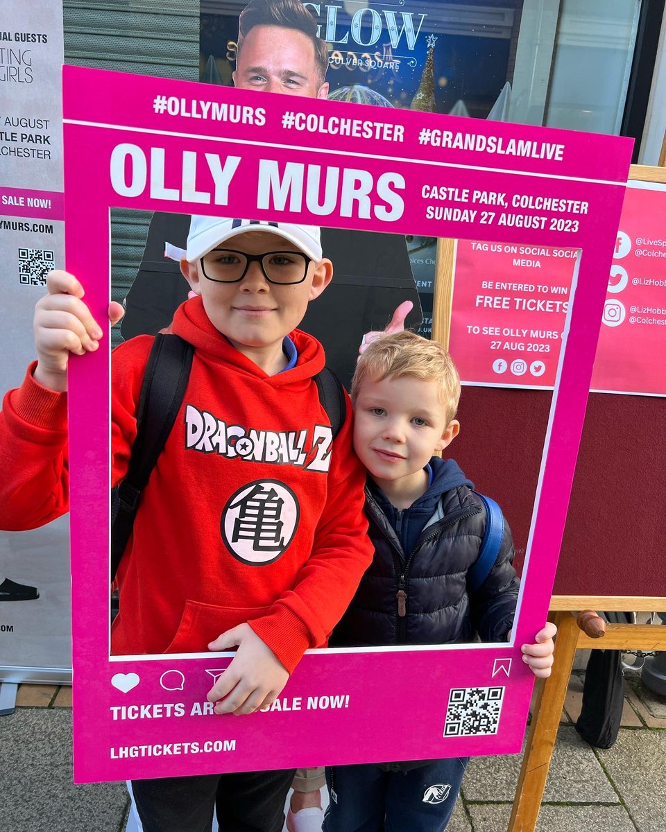 Carmel_J's tweet photo. @lizhobbs_group @ollymurs #marryme #inittowinit https://t.co/fJGKgvac2x