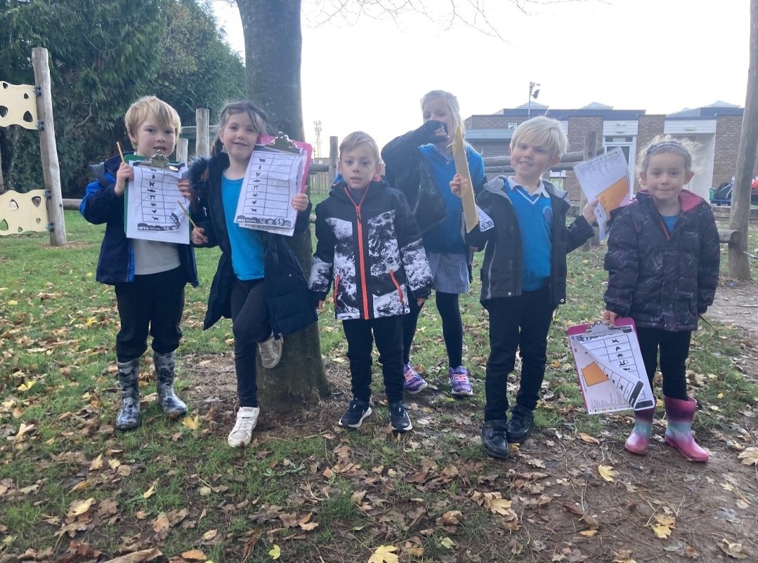 grahamandre's tweet photo. Even our Year 1 children got in on the #iwillweek celebrations using our brilliant orienteering course from @enrichedu our Year 4 #wewill ambassadors helped them before the Year 1 children had a go. @WeWillOrmiston @iwill_ormiston #iwillfund #primaryrocks @CowesEC https://t.co/96N98atn1z