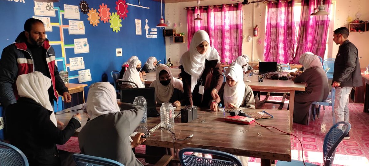 CEOKulgam's tweet photo. Four fully functional Atal Tinkering Labs have been set up in district Kulgam, with an objective to foster curiosity, creativity and imagination in young minds.
@Drsubhassarkar 
@OfficeOfLGJandK 
@SchoolEduJK
@dsekofficial 
@DcKulgam  
@DioKulgam
@DrBilalbhatIAS
@tak_ataulmunim https://t.co/a46LIkBXcs