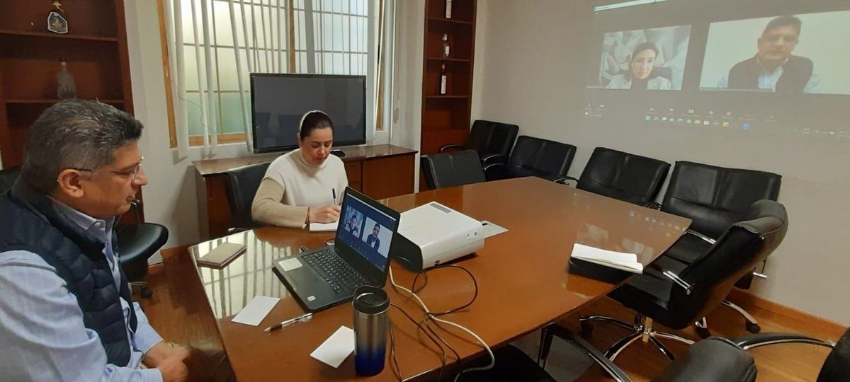 El Mtro. <a href="/aarguellesa/">Abel Arguelles</a> , Representante del Gobierno en la #CDMX se reunió con la Directora de Desarrollo Comercial de la <a href="/canirac/">CANIRAC NACIONAL</a> , <a href="/claudiarmzdelp/">Claudia Ramirez Del P.</a>  con el objetivo de seguir promocionando el desarrollo de la industria restaurantera de #Durango en próximos eventos nacionales.