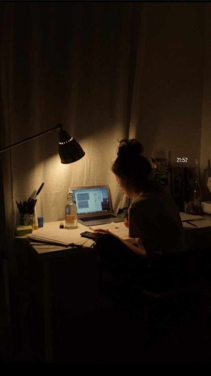 lalastudytwt's tweet image. 🍂 ↺new search: #studytwt, #studytwtbr, #bookstan 

    ➺ 🍁laís ou lala
    ➺🧸estudante 3º EM
    ➺🤎17y, pretendo fazer med ou psicologia 

➺ 📖ler, escutar música, estudar, passar tempo com meu namorado e animes