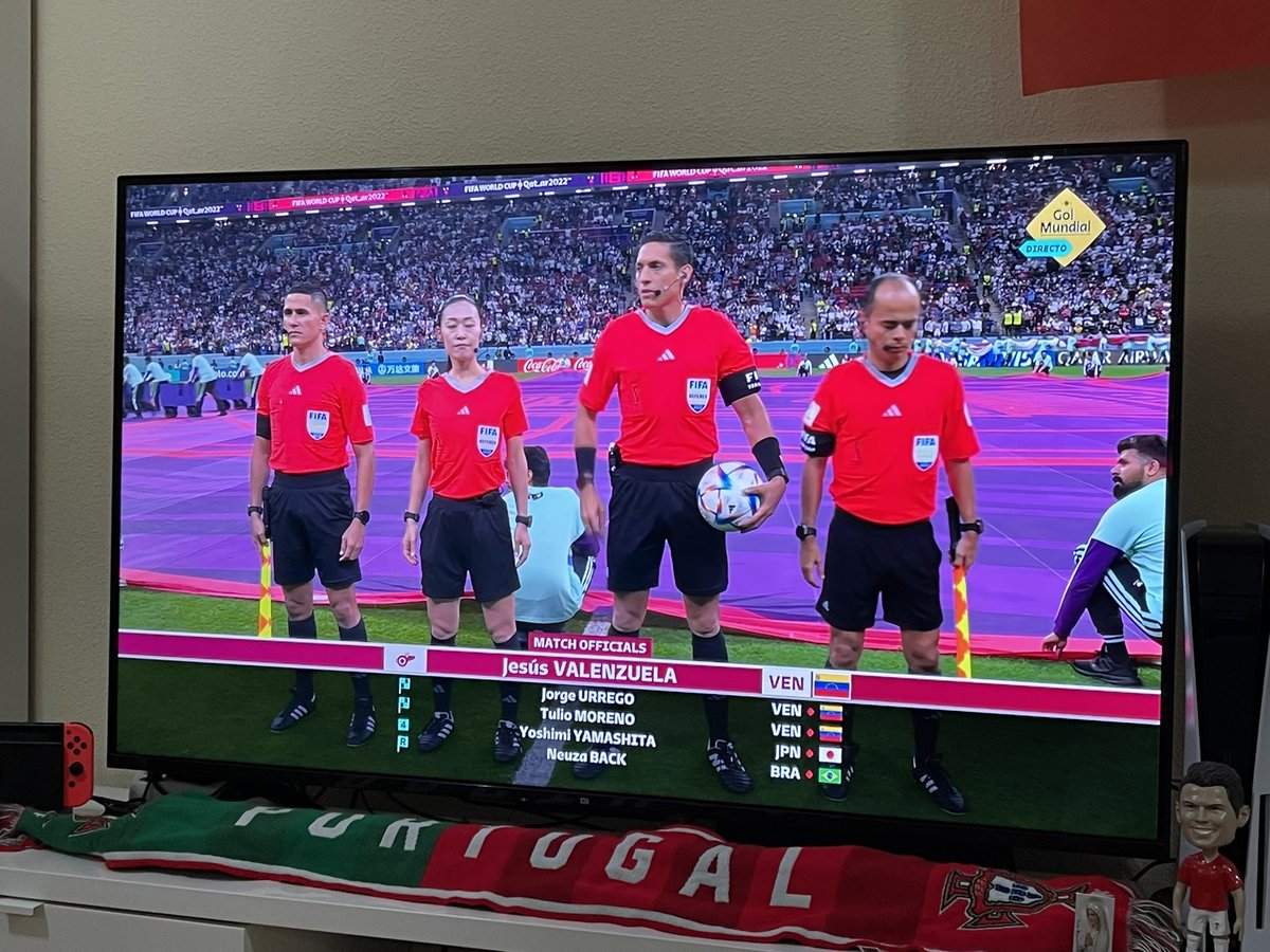 Gdealmeida's tweet photo. Venezolanos arbitrando un partido en un mundial a los creadores del fútbol. Una vainita!!! 🇻🇪 https://t.co/ZMBlBHMa5t
