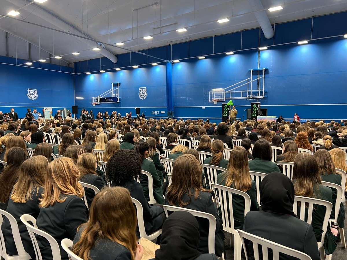 MadzzHoward's tweet photo. And just like that #EmPowerCyber South West is over 🌟 

A fabulous effort to inspire 1,000 girlies! 

I need a wine. Excited to share updates next week! 💚 https://t.co/faHW3MVWxZ