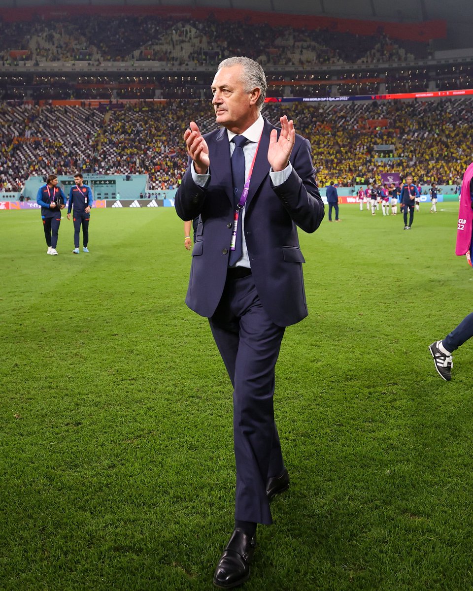 LaTri's tweet photo. 𝗠𝗔𝗘𝗦𝗧𝗥𝗢 🎩
#FIFAWorldcup https://t.co/R2gvGRUGRG