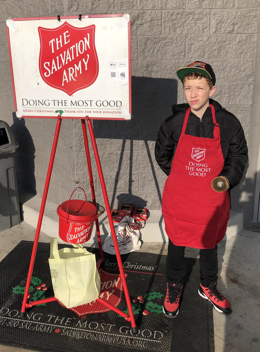 jimwallis_911's tweet photo. Tis the Season of Giving! 🎄🎅❤️@SalArmySTL @Walmart #Troymo https://t.co/dkKxRfnyhp