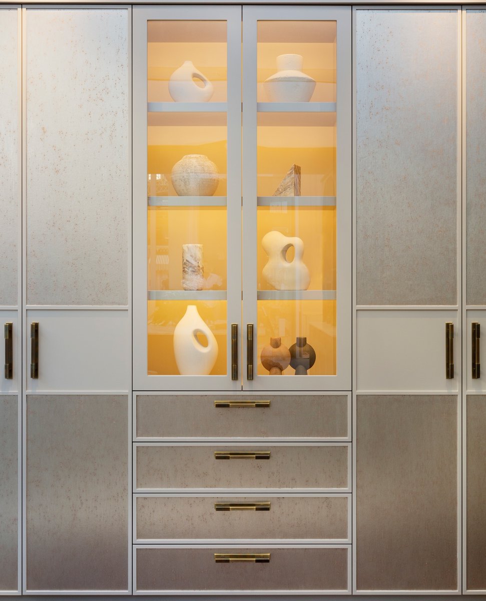 Our wardrobe opens to reveal a bespoke storage system, an example of the fully customisable options that we can offer. If you have a project in mind and want to know more about how we can help, please contact us to arrange a consultation. Link in bio 👆️